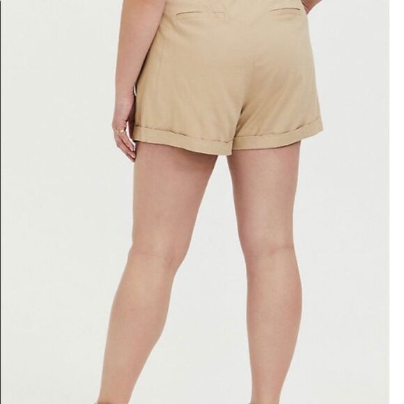 NWT SZ 10 Lined Tie Waist Linen Tan Shorts TORRID - Picture 3 of 13